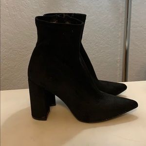 Steve Madden High Heeled Suade Booties